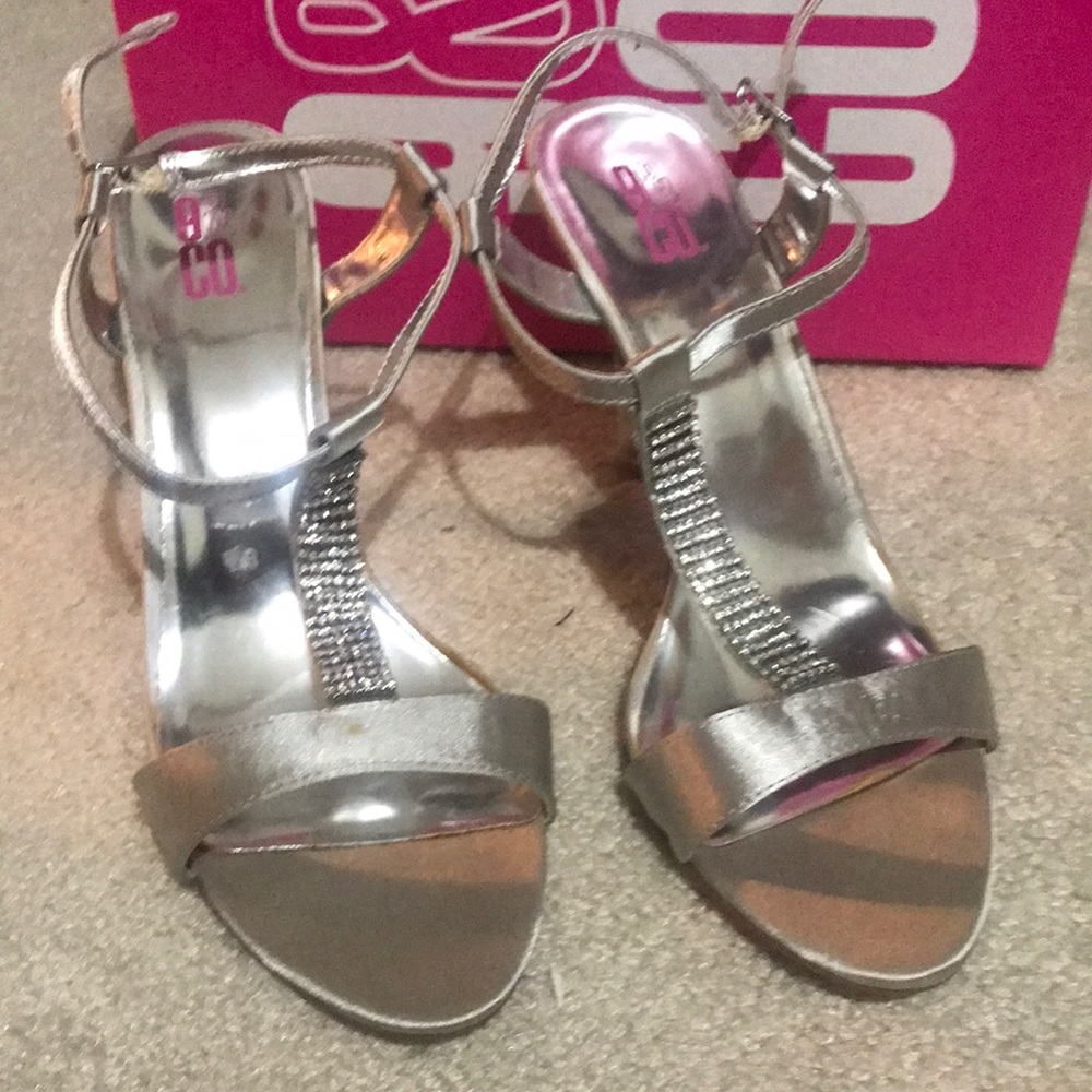 Woman silver shoes